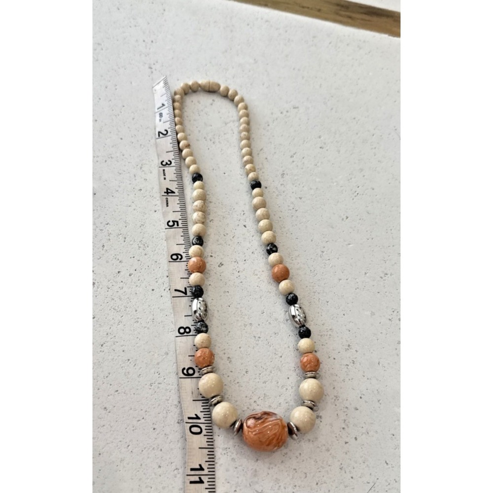Vintage Avon Desert Sands Beaded Necklace Marbleized Peach Acrylic Ivory 80s 23" - Picture 3 of 5